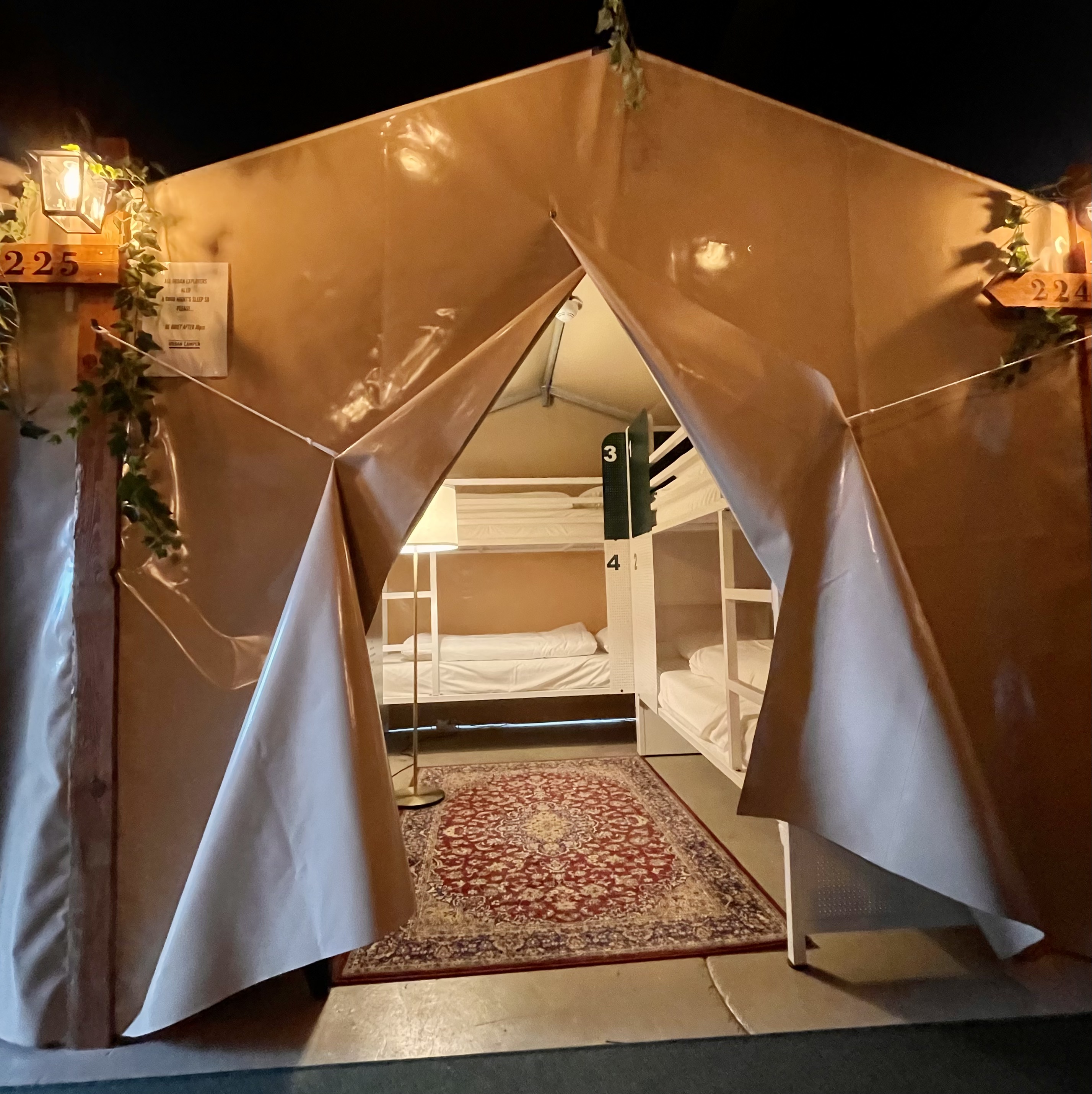 Urban Camper Hostel Copenhagen. Private twin-tent